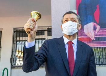 Milli Eğitim Bakanı Ziya Selçuk görevden alındı