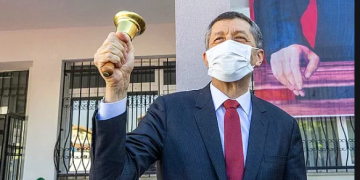 Milli Eğitim Bakanı Ziya Selçuk görevden alındı