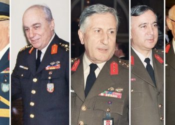 28 Şubat davasında ceza alan 13 emekli generalin rütbeleri söküldü