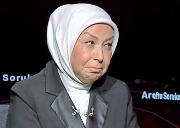 Emine Erdoğan’ın binlerce euroluk çantası da var: AKP’li vekil Öznur Çalık’ın 12 bin liralık ayakkabısından utandı