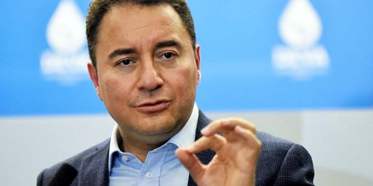 Ali Babacan: Gençler kaçıyor, Türkiye dışarı gidemeyenlerin ülkesi oldu