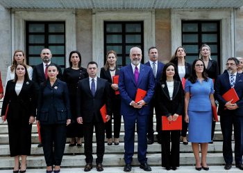Arnavutluk’u kadınlar yönetecek: 17 kişiden oluşan bakanlar kabinesinin 12’si kadın bakan