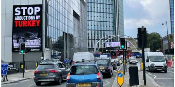 İngiltere’de “Türkiye demokrasiyi hak ediyor” çağrısı