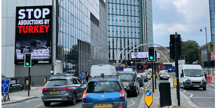 İngiltere’de “Türkiye demokrasiyi hak ediyor” çağrısı