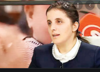 Polis eşi Esmahan Demirhan ağır hasta halde 8 gün yatağa kelepçeli bekletildi; sonra tutuklandı