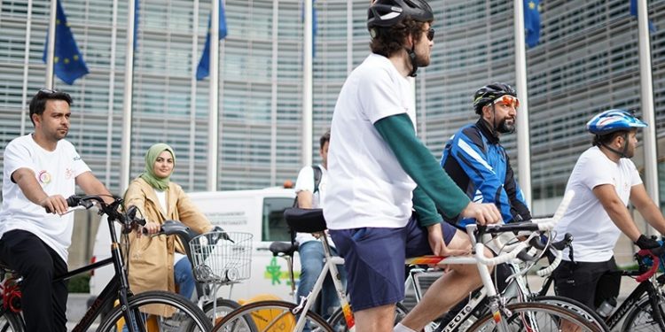 Koşulsuz Adalet Hareketi, Demirtaş ve siyasi tutuklular adına Uluslararası Ceza Mahkemesi’nin önüne  tohum ekti