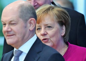 SPD burun farkı ile ipi göğüsledi: Scholz, seçimi önde bitirse de şansölyeliği garanti değil