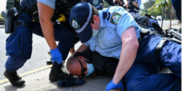 Victoria’da aşı karşıtlarının protestosu sürerken, COVİD-19’dan 4 kişi daha hayatı kaybetti