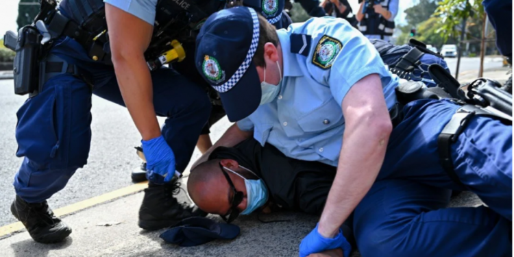 Victoria’da aşı karşıtlarının protestosu sürerken, COVİD-19’dan 4 kişi daha hayatı kaybetti