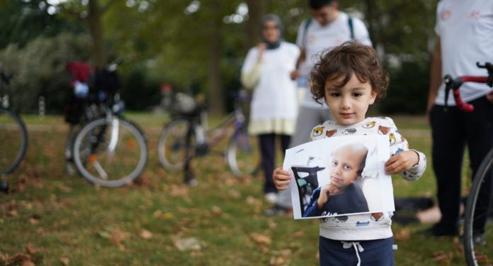 Koşulsuz Adalet Maratonu’ devam ediyor: Aktivistler Ahmet Burhan için pedalladı, Köln’de tohum ekti