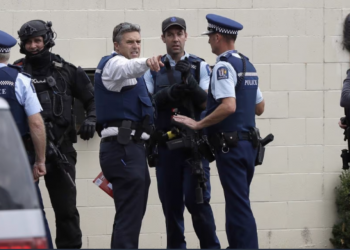 Yeni Zelanda’da terör saldırısı: 6 kişiyi bıçaklayan saldırganı polis öldürdü