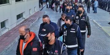 Cezaevindeki tutsakların ailelerine ‘süt yardımı’ yapmak suç sayıldı: Cadı avıyla 19 kişi tutuklandı