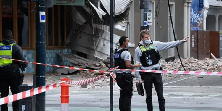 Melbourne’de 5,8 büyüklüğünde deprem: 46 bina hasar gördü