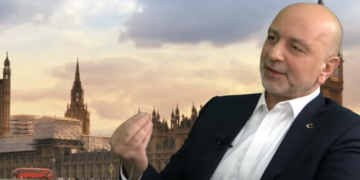 Akın İpek : Melih Gökçek, rüzgarın dönmesiyle 180 derece döndü , Cemaat düşmanı olduğunu göstermek için eziyet ediyor