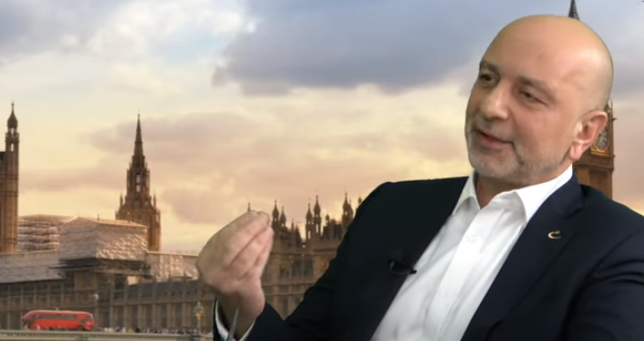 Akın İpek : Melih Gökçek, rüzgarın dönmesiyle 180 derece döndü , Cemaat düşmanı olduğunu göstermek için eziyet ediyor