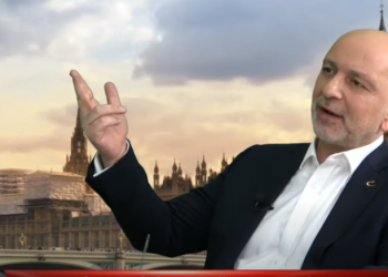 Akın İpek : Melih Gökçek, rüzgarın dönmesiyle 180 derece döndü , Cemaat düşmanı olduğunu göstermek için eziyet ediyor