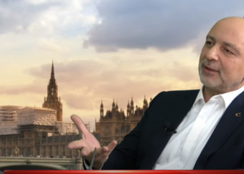 Akın İpek : Melih Gökçek, rüzgarın dönmesiyle 180 derece döndü , Cemaat düşmanı olduğunu göstermek için eziyet ediyor