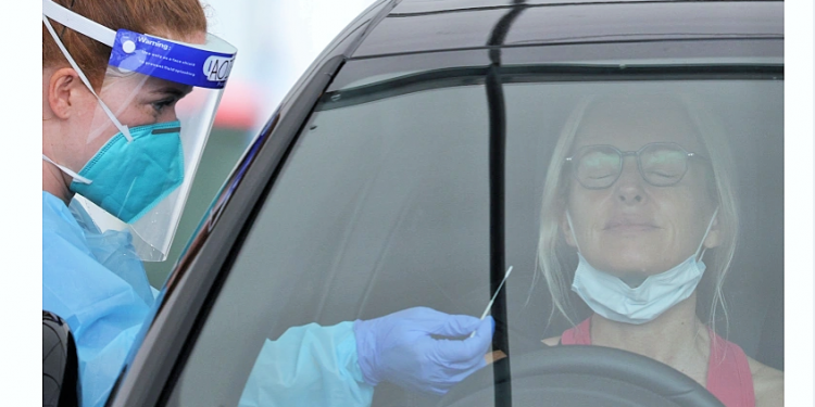 Sağlık Bakanı, 2. aşılamanın yüzde 66,5’e vardığını açıkladı: NSW’de, aşılama oranı artıkça vaka sayısı hızla düşüyor