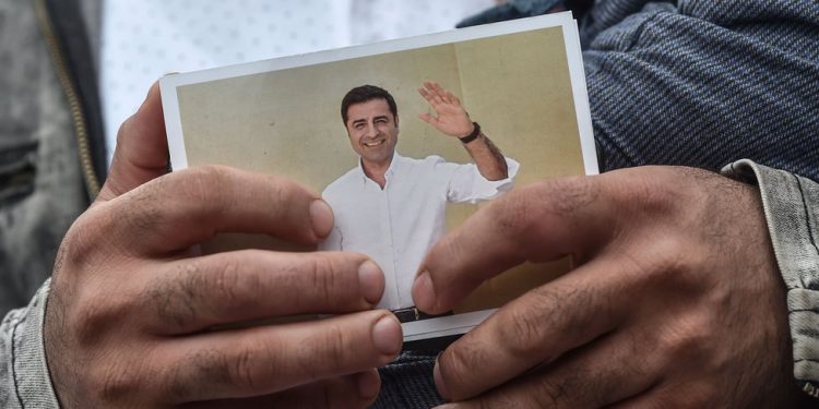 Avukatı açıkladı: Demirtaş’ı, seçimlerde aday olmasını engellemek için cezaevinde tutuyorlar