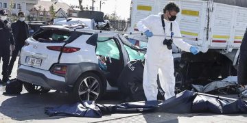 36 saatlik nöbetten dönüyordu: Tutsak akademisyenin doktor kızı Rümeysa Berrin Şen kazada yaşamını yitirdi