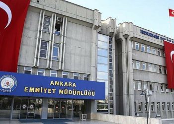 Anne yüreği, daha fazla zülme dayanamadı: Bir oğlu cezaevinde bir oğlu da gözaltındaydı