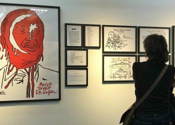 Türkiye’deki insan hakları ihlalleri “Kırık Omurga” sergisi ile Zürih’te sergilendi