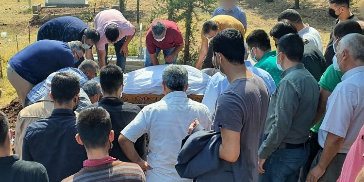 Meriç’te boğularak vefat eden KHK’lı Erkan öğretmen, memleketinde defnedildi