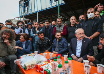 Kılıçdaroğlu, polis saldırısına uğrayan geri dönüşüm işçilerini ziyaret etti: Yanınızda olacağım
