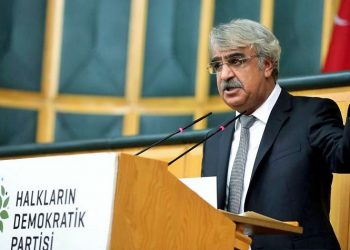 HDP Eş Başkanı Mithat Sancar: TÜGVA kamuyu kendi arka bahçesine çevirmiş