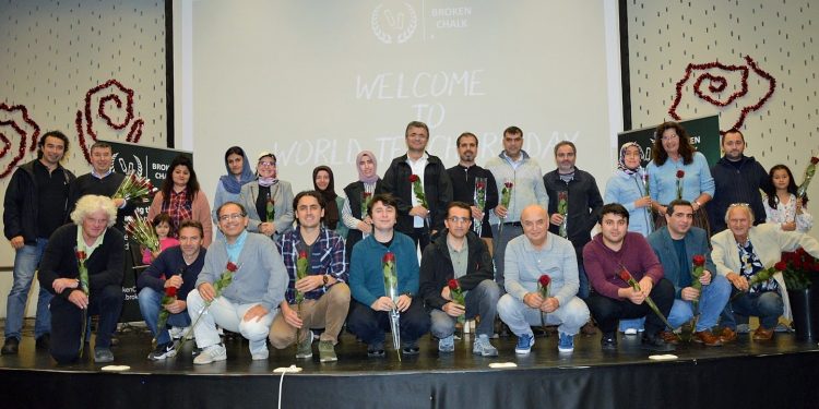 Sürgündeki eğitimciler ‘Dünya Öğretmenler Günü’nde unutulmadı: Hollanda kazandı, Türkiye kaybetti