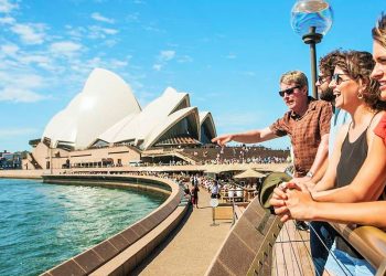 Sidney turistlere açıldı: Avustralya, korona önlemlerini aşamalı olarak kaldırmaya hazırlanıyor
