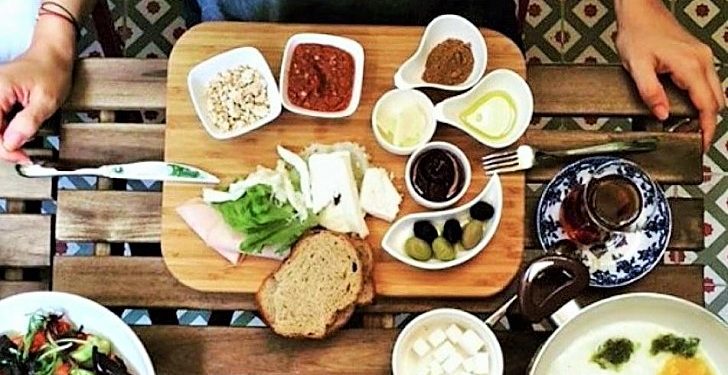 Bir AK Partili yöneticiyle gündem muhabbeti