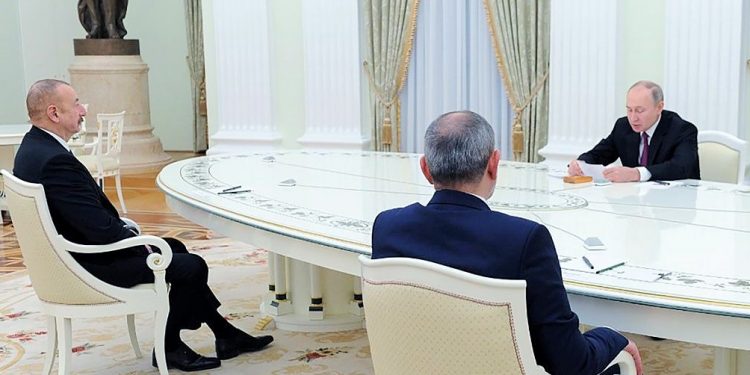 Putin, Aliyev ve Paşinyan’ın zirvesi sona erdi: Karşılıklı sıcak mesajlarla ümit verici bir adım