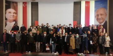 CHP tutuklu askeri öğrencilerin ailelerini ağırladı: Adalet taleplerini dinledik