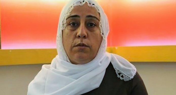 Cezaevi görüşünde çıplak aramaya maruz kalan kadın, sinir krizi geçirip bayıldı