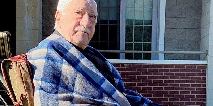 Cumhuriyet ve Oda TV’nin bir yalanı daha çöktü: Hocaefendi kampta, günlük programlarına aynen devam ediyor