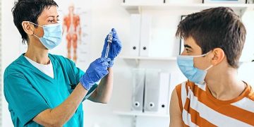 Hükümet’ten açıklama: COVİD-19  aşıları ücretsiz, 12 yaş üstündeki herkes için mevcut