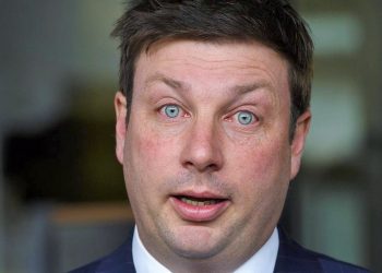 Korkunç bir hata yaptım, seçmenden özür dilerim: Alkollü araç kullanan Victoria Milletvekili siyaseti bıraktı