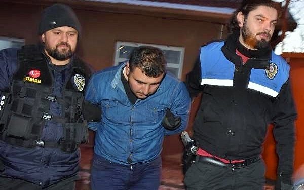 Uzman çavuş 42 kilo esrarla yakalandı
