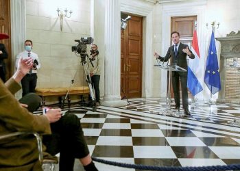 Miçotakis Yunanistan’ın, ‘geri itmeler’le ilgili soruya sinirlendi, gazeteciyle tartıştı