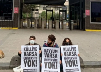 YÖK’ü protesto eden öğrenciler gözaltına alındı