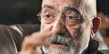 Cezaevindeki masumlara dikkat çeken Ahmet Altan: Her akşam ezanında hapishaneyi, hücrelerine kapatılan o insanları düşünüyorum