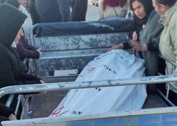 Garibe Gezer için cenaze aracı verilmedi: Cenaze kamyonet kasasında böyle taşındı