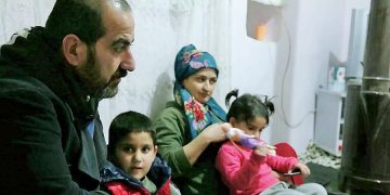 Diyarbakır’da elektrikleri kesilen ailenin 2 yaşındaki çocuğu soğuktan öldü