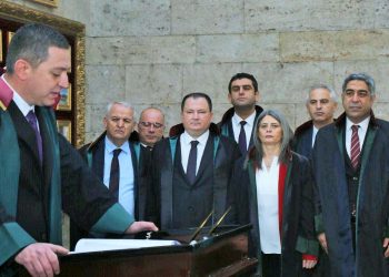 TBB’nin yeni başkanı Sağkan: Baro seçiminde ağır yengiye uğurayan Feyzioğlu, devir teslim törenine katılmadı