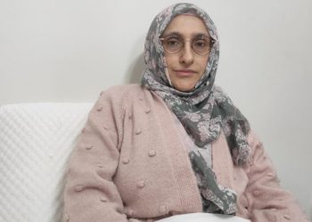 Öğretmen eşi hala rehin: Eşi tutuklanınca üzüntüden kansere yakalanan Leyla Kurt toprağa verildi