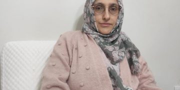 Öğretmen eşi hala rehin: Eşi tutuklanınca üzüntüden kansere yakalanan Leyla Kurt toprağa verildi