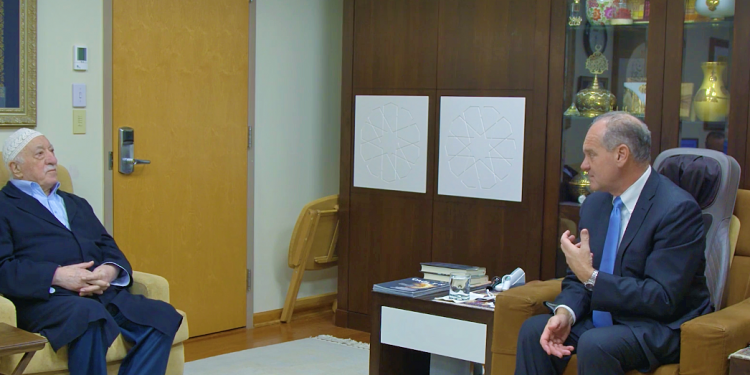 ABD’li Yazar, Gülen’le görüştü: Yunanistan’a sığınan Hizmet insanları, Afgan ve Suriyeli mültecilere  yardım elini uzatıyor