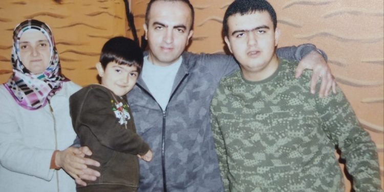 Öfke nöbetleri geçiren otizmli Hamza Tarık’ın annesi: Babasının tutuklanması oğlumu mahvetti