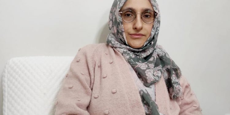 Öğretmen eşinin yatarı dolmasına rağmen hala rehin: Kanser hastası Leyla Kurt vefat etti